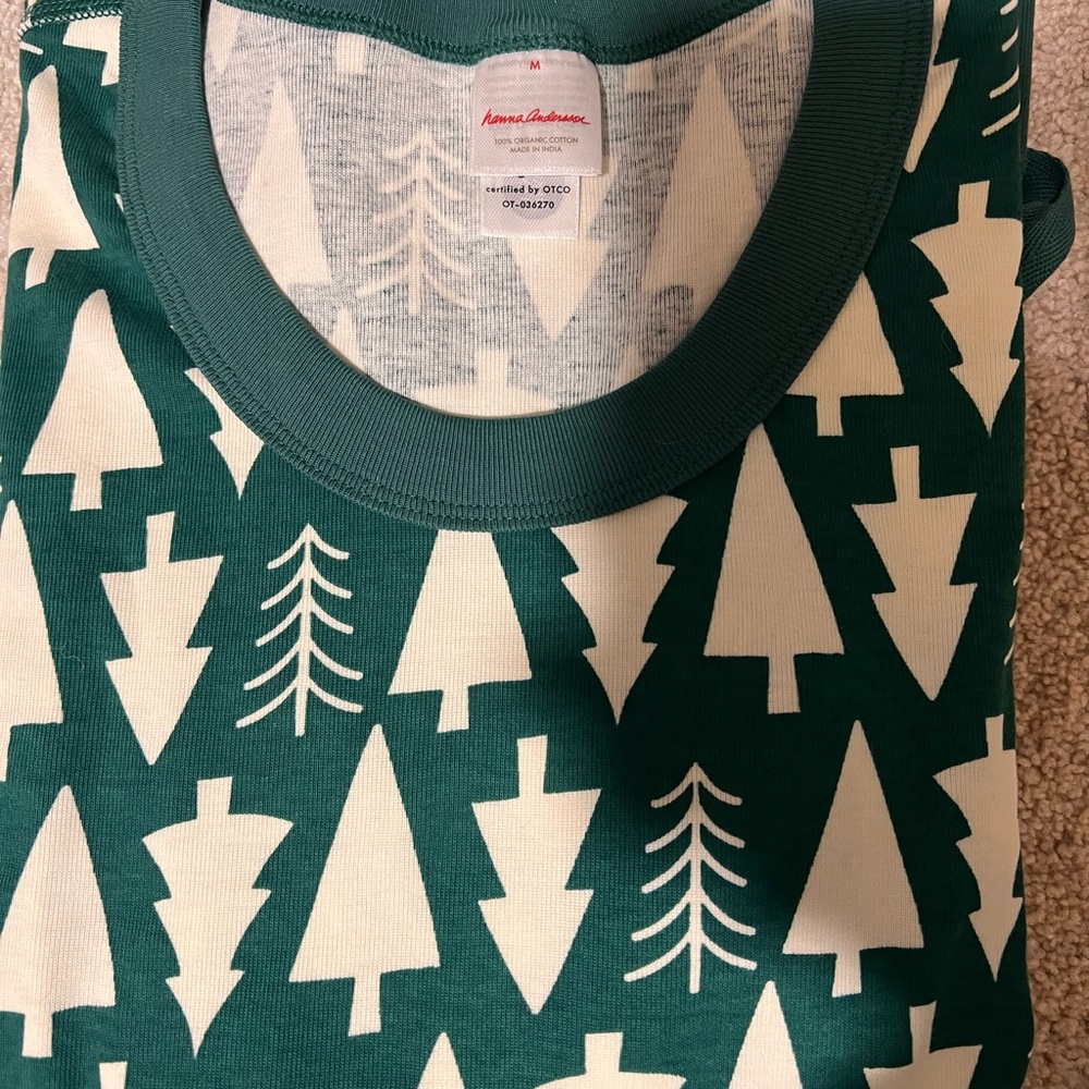 Green and White- NEW Hanna Andersson Women’s Pajamas - Picture 2 of 2